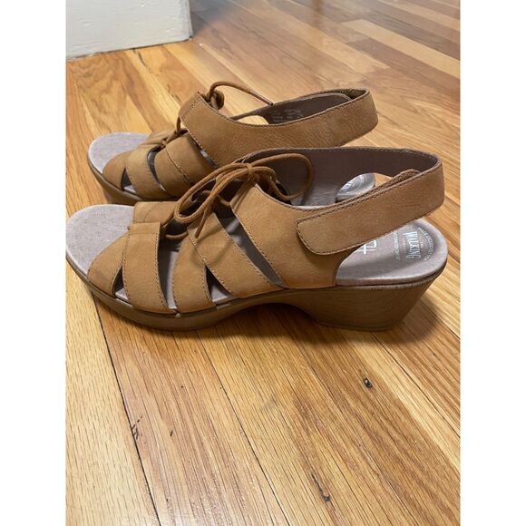 NEW Dansko x Walking Company Tan Suede Sandals Size 41 Comfort Slingback Lace Up - Picture 3 of 6